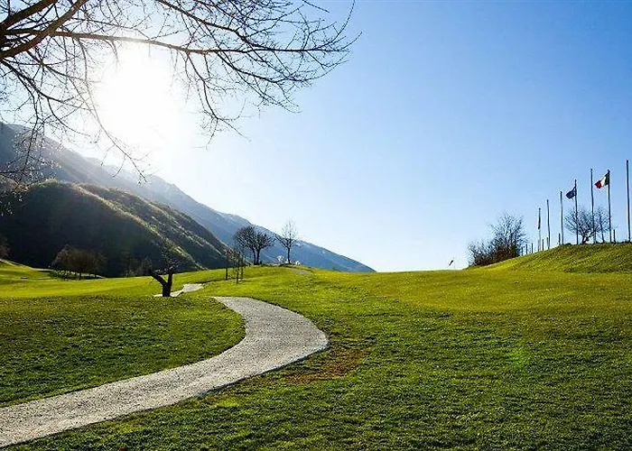 San Donato Golf & Отель Santi